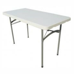 Plastic-Folding-Tables-On-Sale (1)